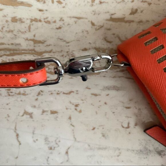 Stella and Dot Waverly petite Crossbody - Picture 5 of 15